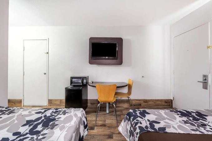 Rodeo Inn Пекос Экстерьер фото